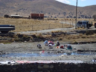 Wassen in rivier/ laundry in river