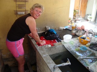 Handwas/ laundry by hand