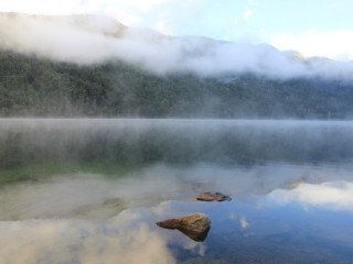 Mist boven het meer/ fog over the lake